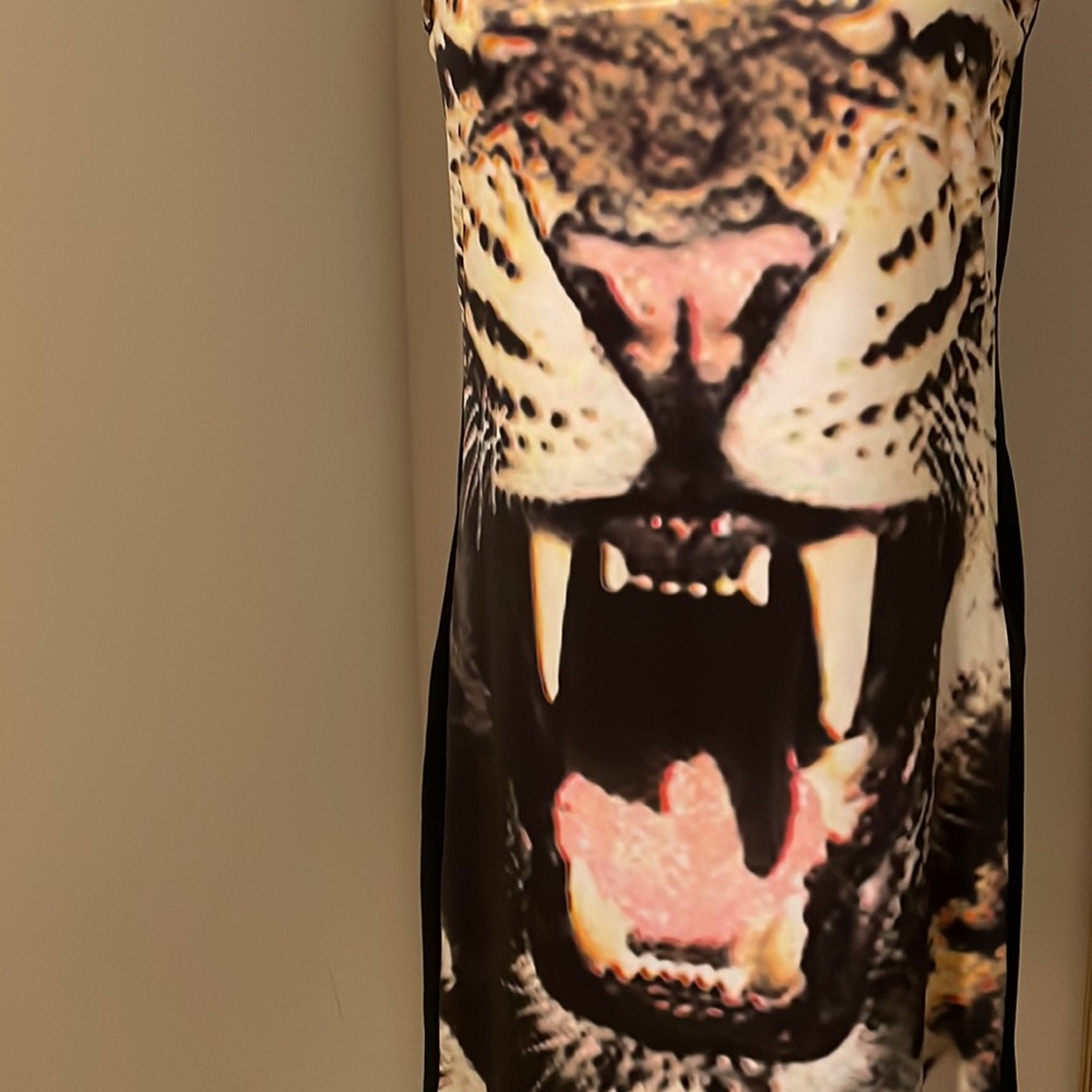 Tiger dress - Picture 3 of 4